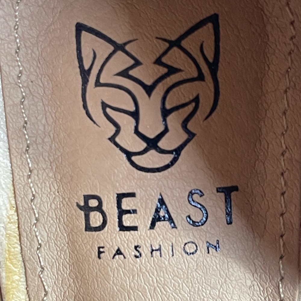 BEAST FASHION CREAM LOAFERS EUC SZ 5.5 - Picture 13 of 14